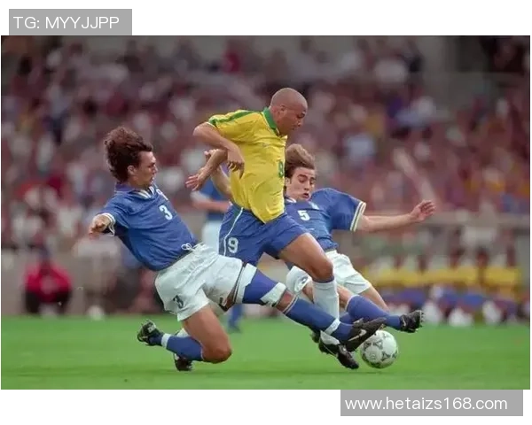 足球巨星背后的力量揭秘:那些辉煌俱乐部的故事与成就